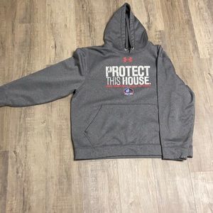 Grey Under Armour sweatshirt